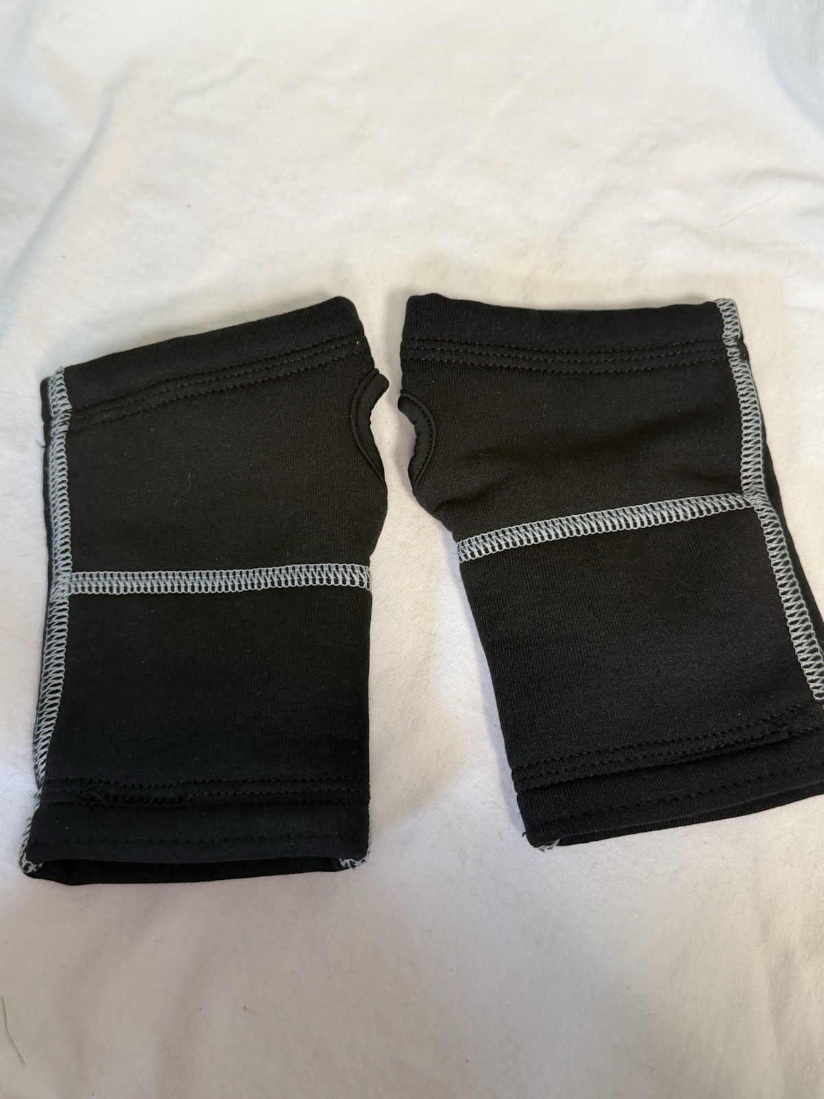 Fourth Element Wrist Warmers, Size Medium