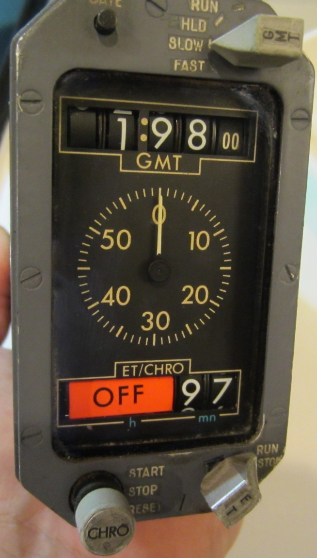 AMERICAN AIRLINES ELECTRONIC CLOCK APE 2650 MADE IN FRANCE AIR PRECISION