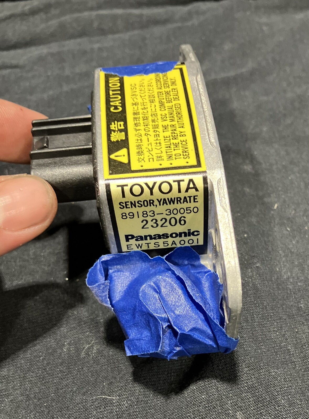 1998-2005 Lexus GS300 Yaw Turn Rate Stability Control Sensor 89183-30050 OEM