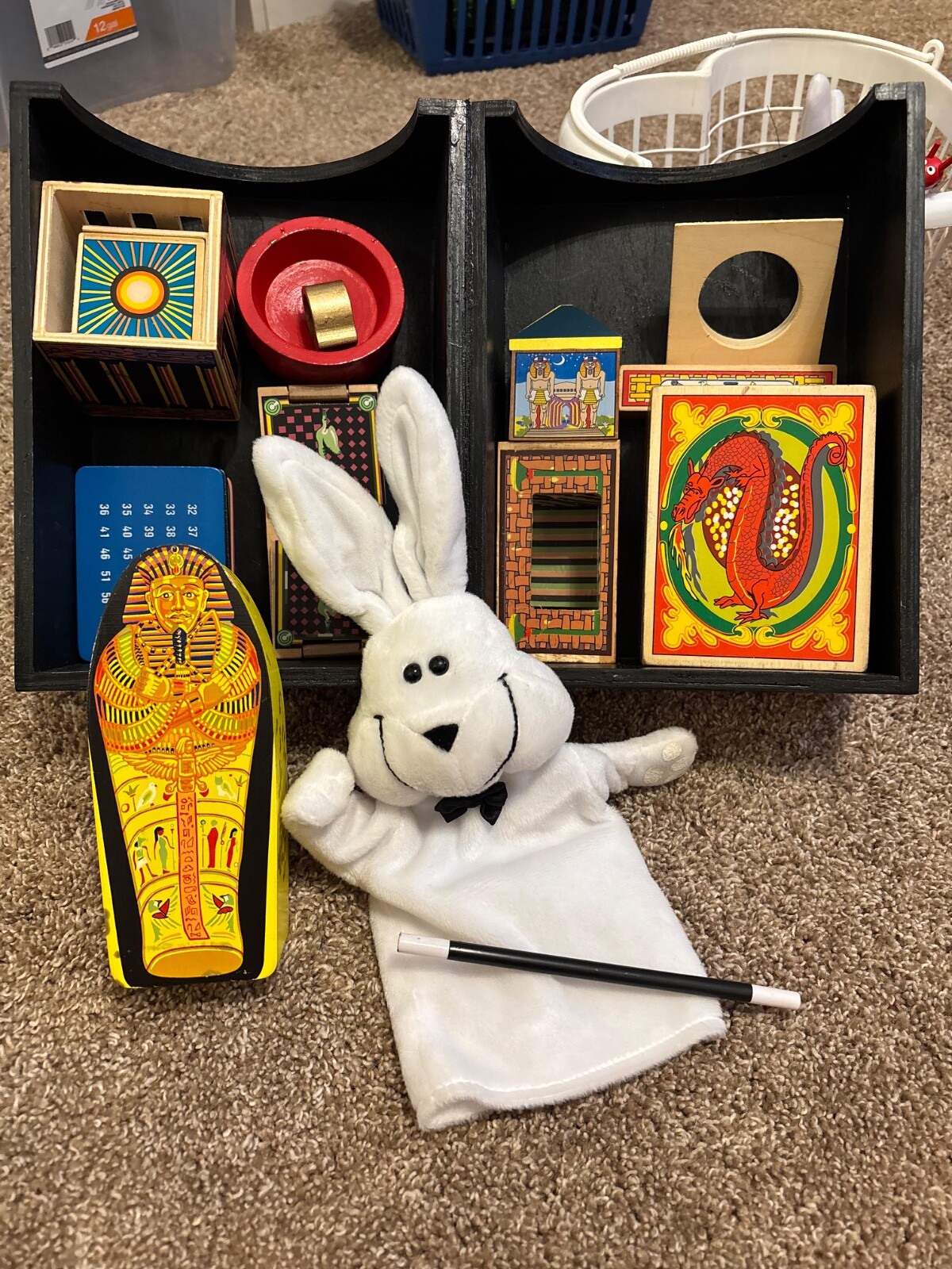 EUC Magic Trick Toy Set Melissa & Doug Deluxe Magic Box with tricks Wooden