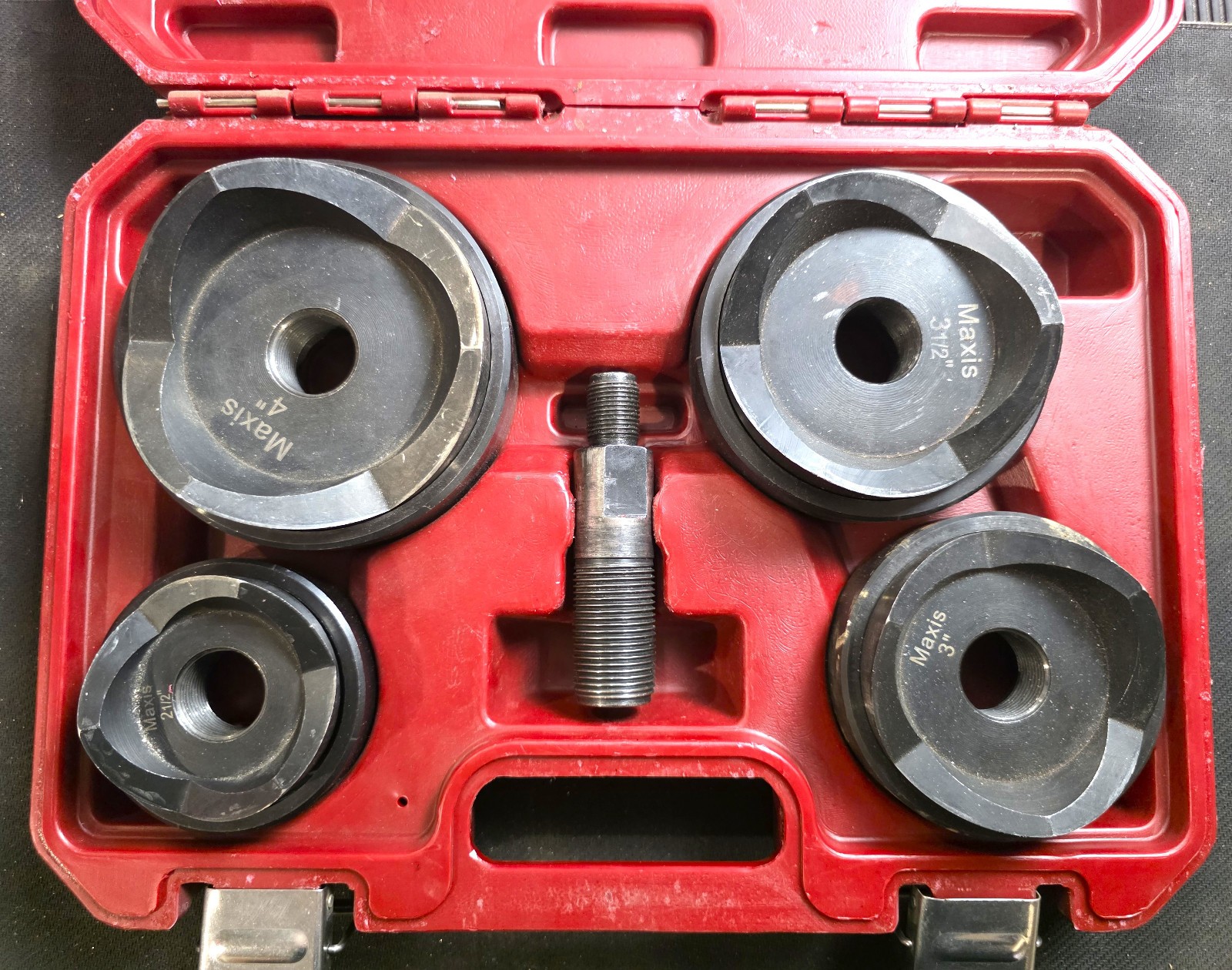 SOUTHWIRE MAXIS  MP-03 PRO MAX PUNCH 2.5 To 4"  HEAVY‑DUTY CONDUIT HOLE CUTTING