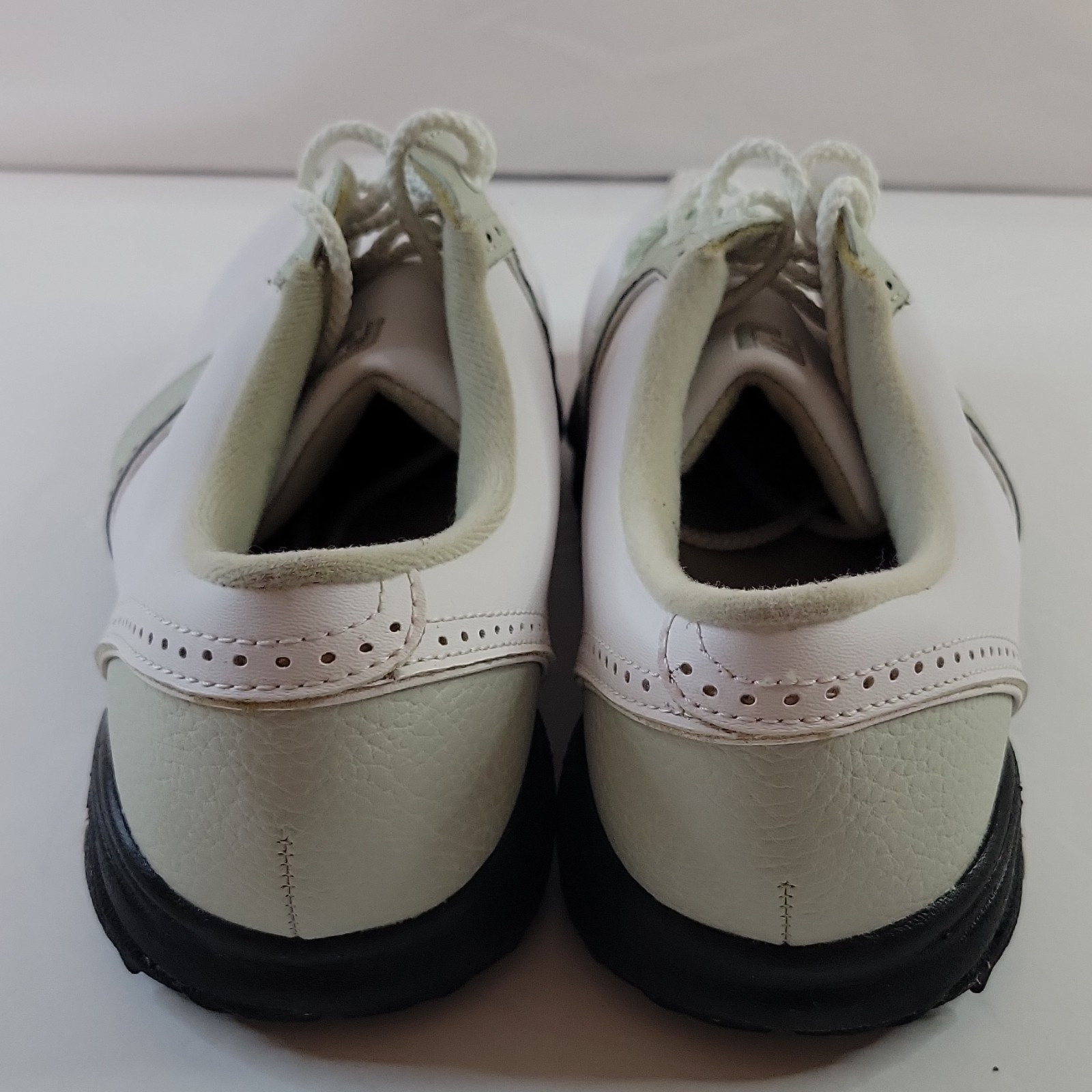 FootJoy GreenJoys Women's Golf Shoes White Light Green 9M Leather Upper Spikes
