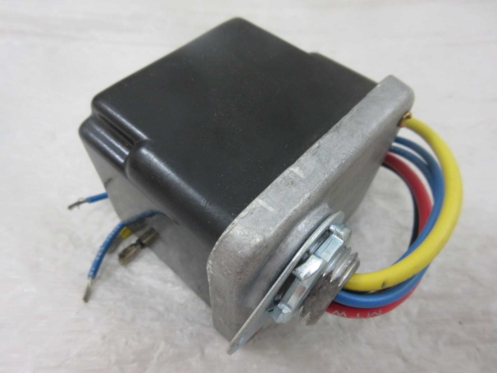 LENNOX 37628 P-8-7495 ESSEX 129507-5510ZB  FAN RELAY ***115V COIL***