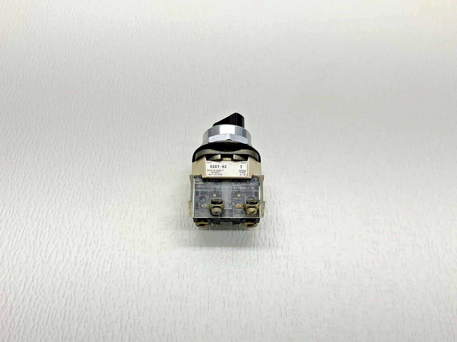 Allen Bradley 800T-H2 2 Position Maintained Selector Switch Ser. T 800T (TSC)