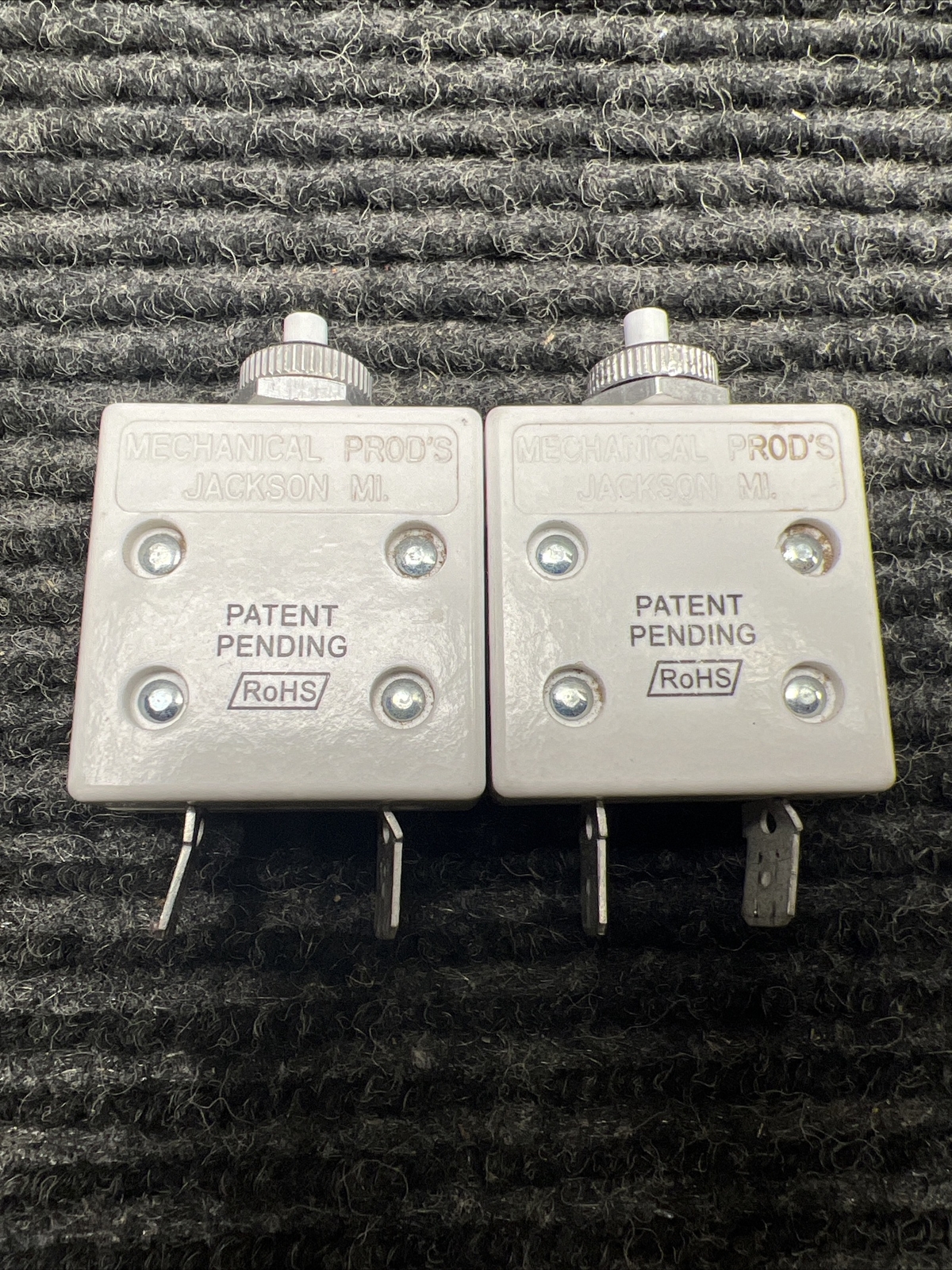 Usd lot of 2 ROHS Circuit Breaker 15 AMP  252-001-150
