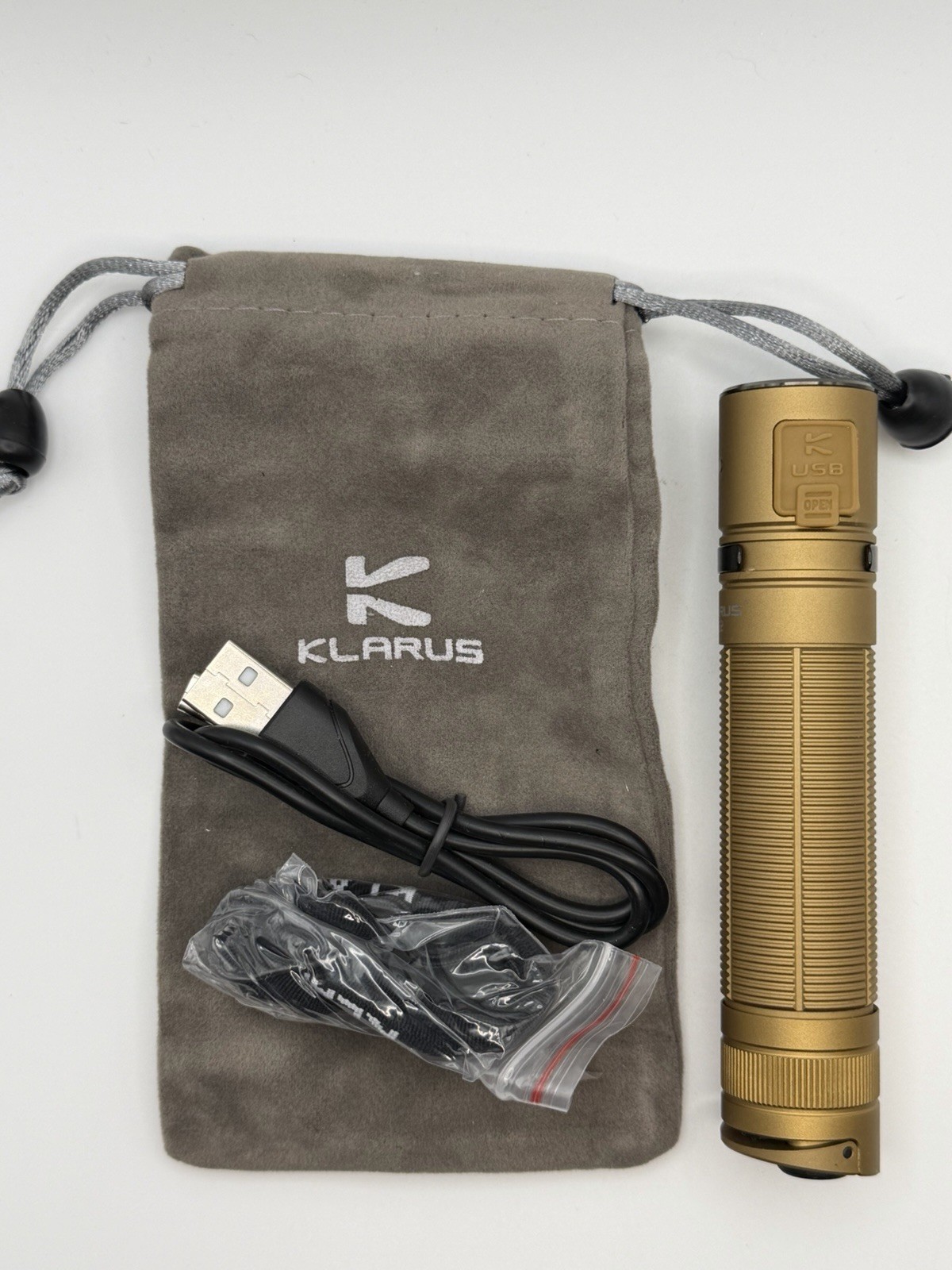 Klarus Desert Tan Compact Rechargeable EDC Torch Flashlight New E2
