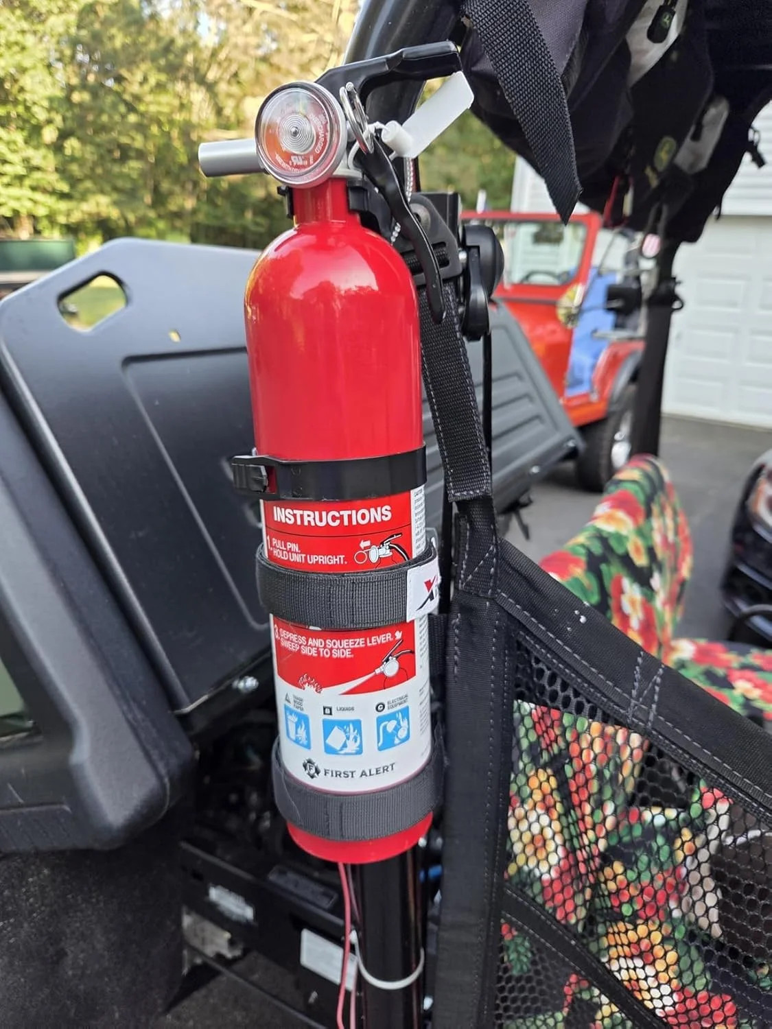 Quick Release UTV Fire Extinguisher Mount Kit Fire Extinguisher Holder Adjustabl