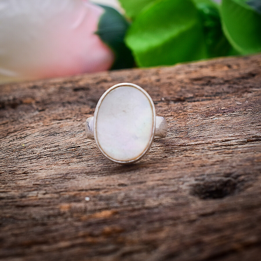 Fabulous Mother of Pearl Gemstone 925 Sterling Silver Handmade Ring S_96