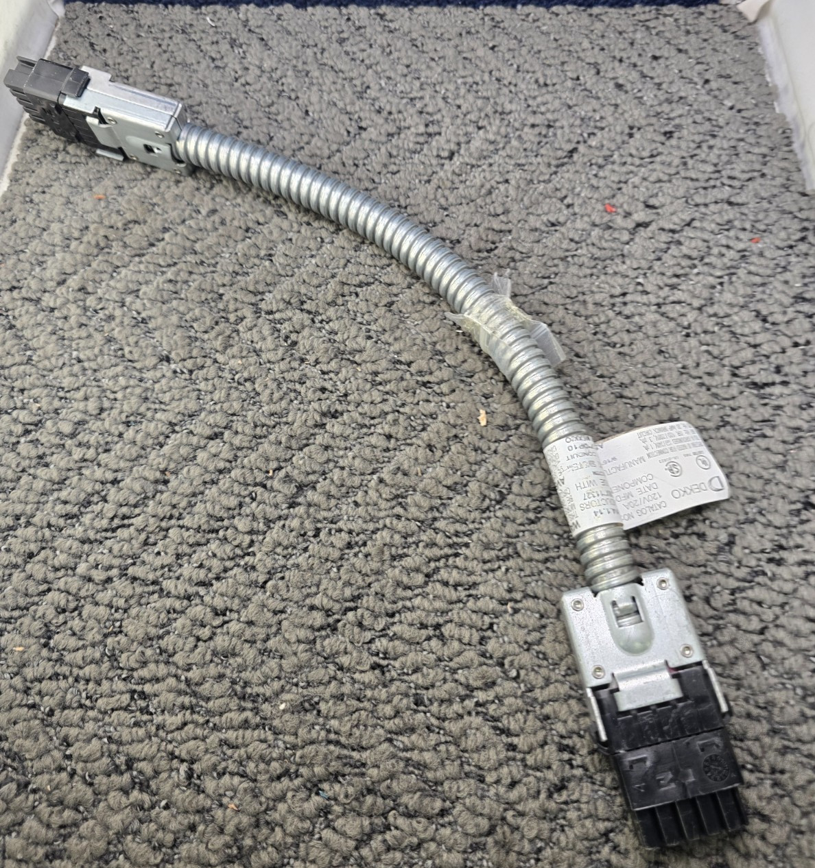 DEKKO 585014.1.14 Flexible Conduit Ceiling Power Entry 9/16" Round E.F Conductor