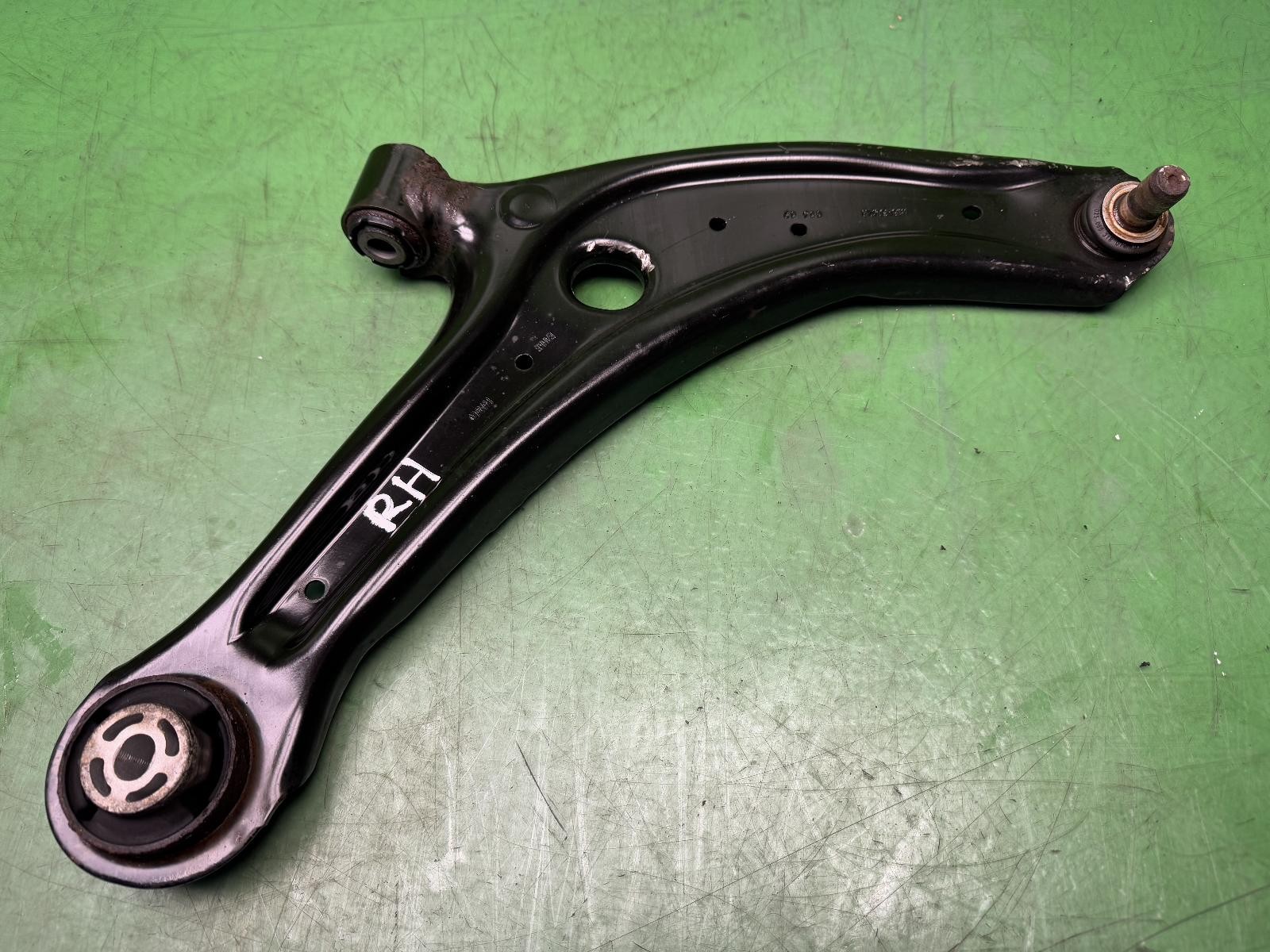 FORD FIESTA Right Front  Lower Control Arm Mk8 Standard H1BC-3042-AF 2017-