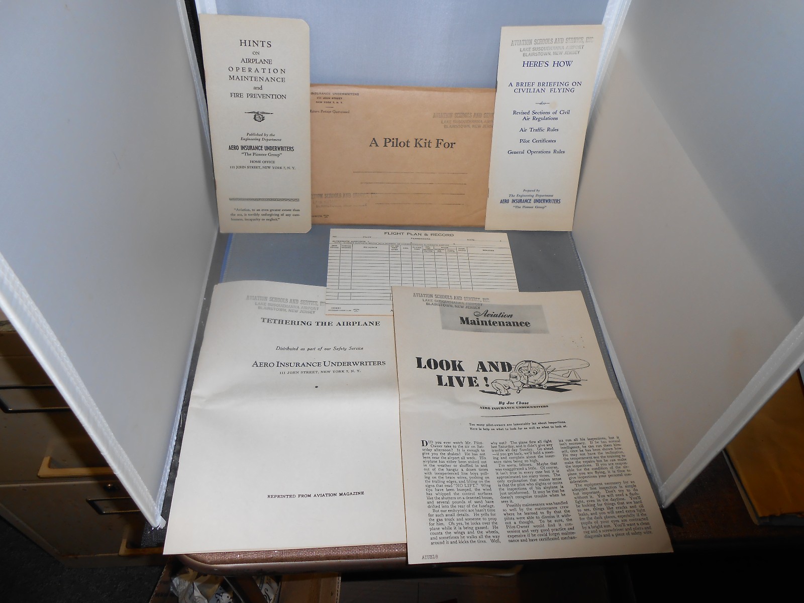 Vintage 1940's Lot of 5 Aviation School Booklets,Flight plan,w/Original Envelope