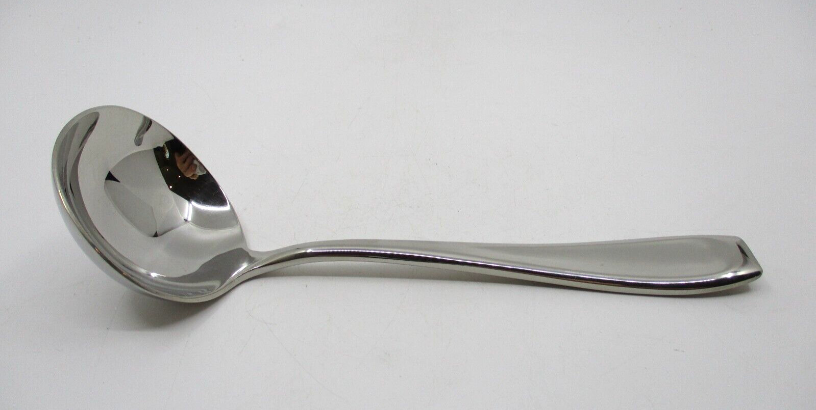 ONEIDA STAINLESS LAGEN GRAVY LADLE - 7 3/4" - 02P