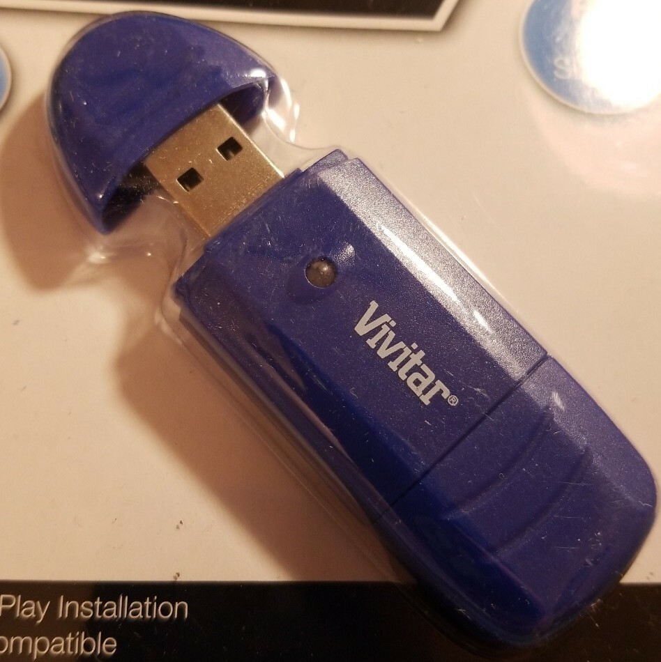 Vivitar Secure Digital Card Reader/ Writer VIV-CR-35 MAC & PC Compatible Blue