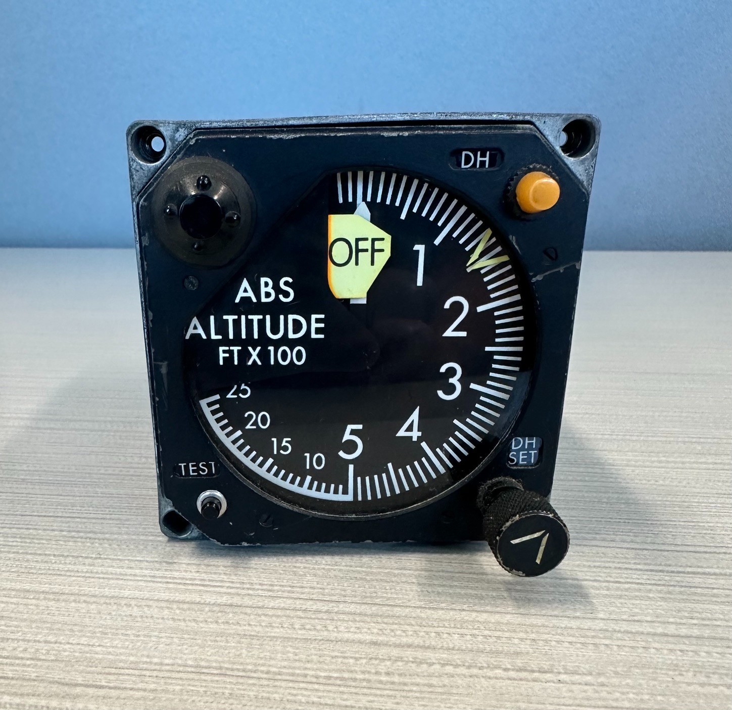 Sperry RA 215 Radio Altimeter Indicator