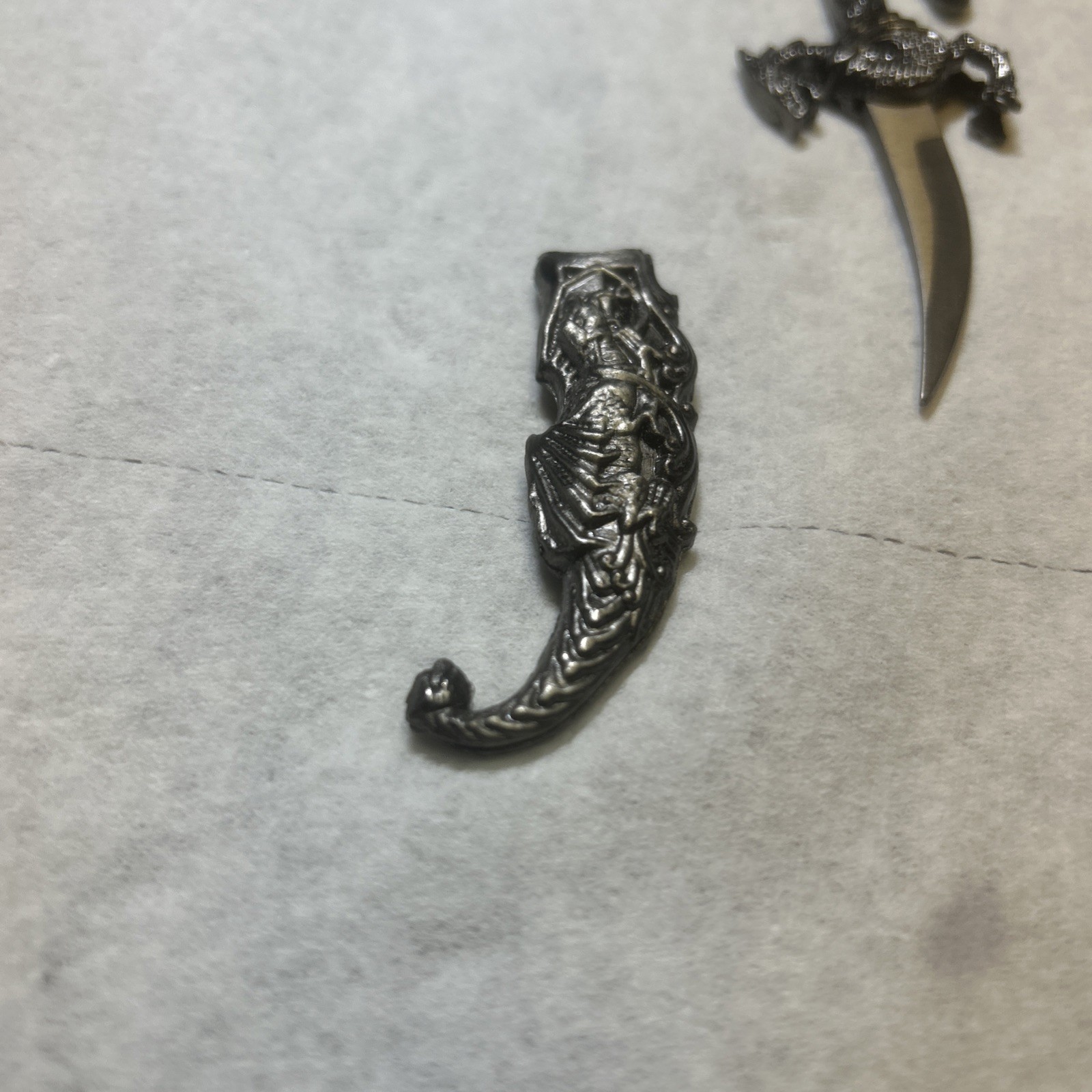 small dagger knife