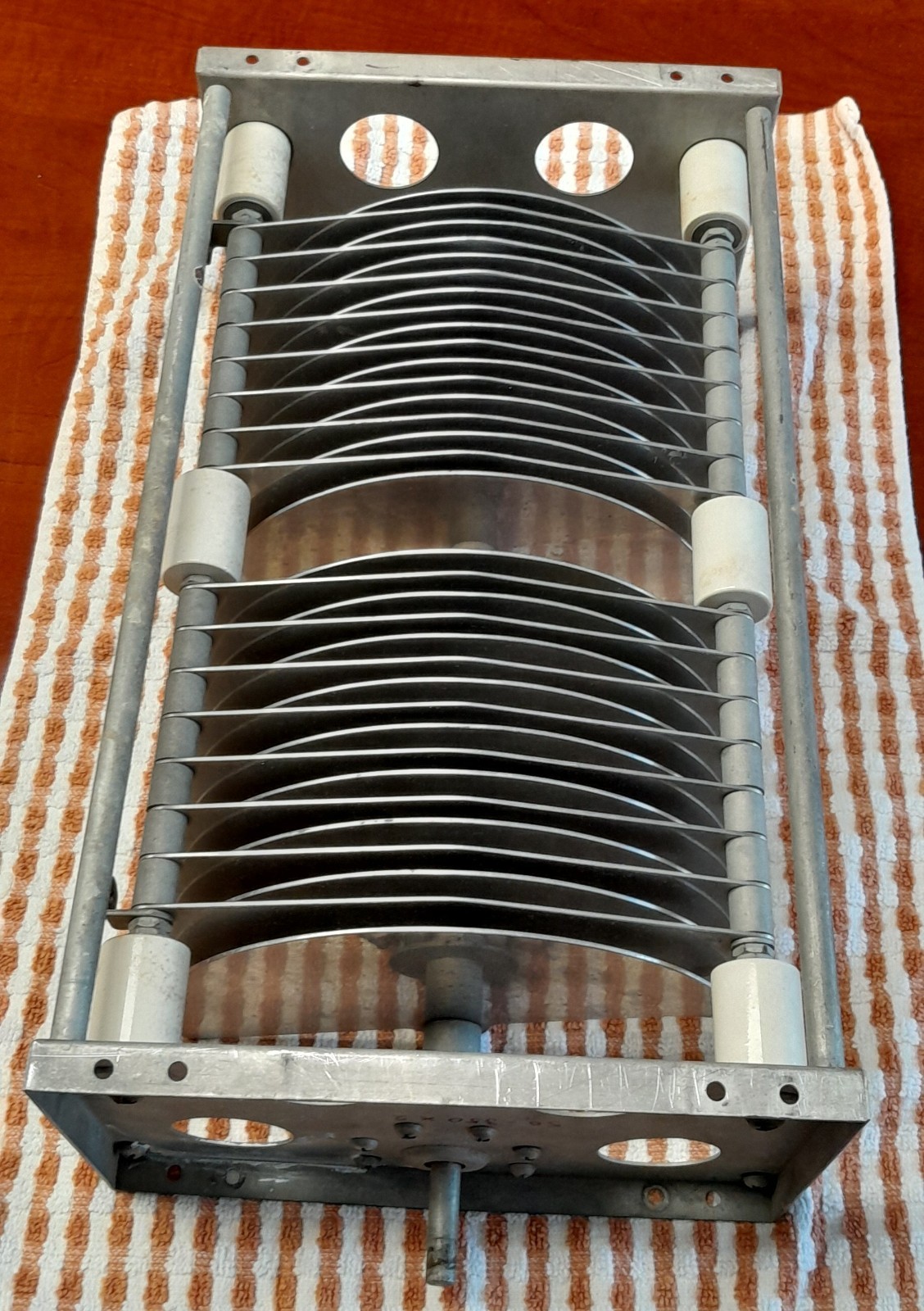 LARGE VARIABLE CAPACITOR DUAL 50-350 pF EACH SECTION