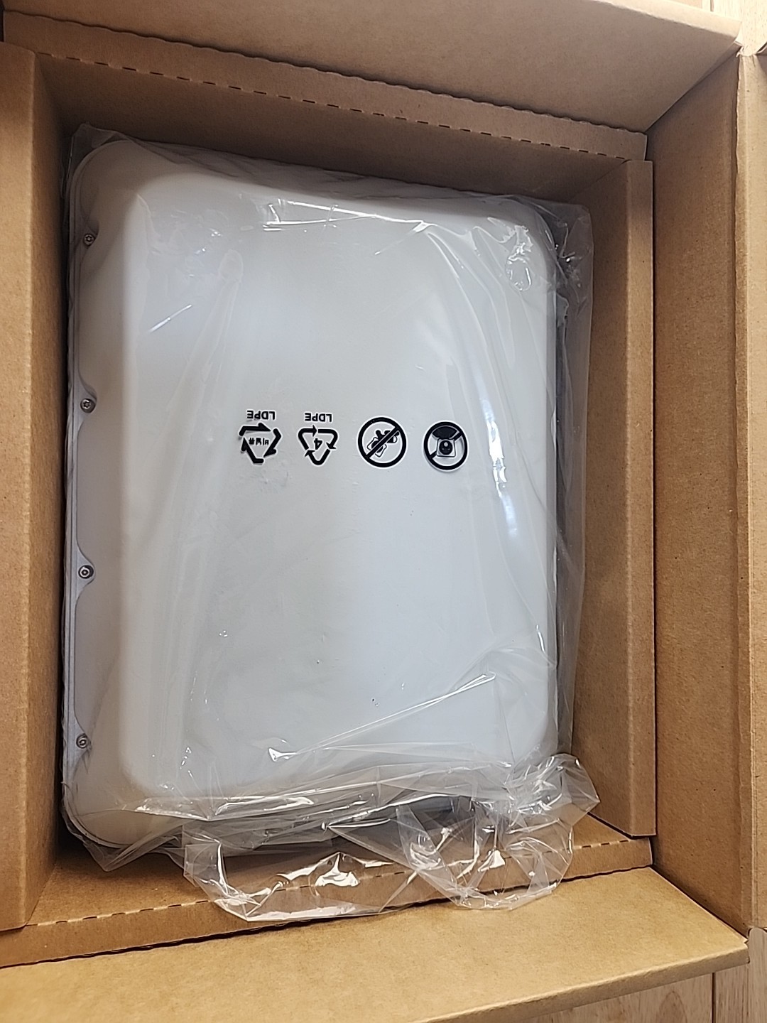 RUCKUS Q910 Series Access Point