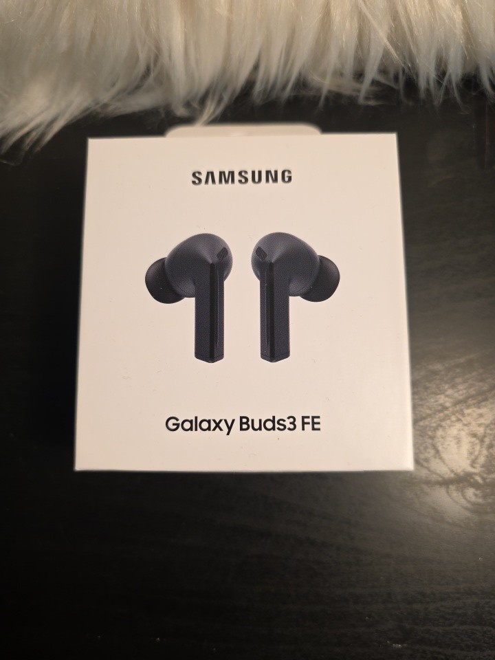 Samsung Galaxy Buds FE Earbuds New Sealed Authentic