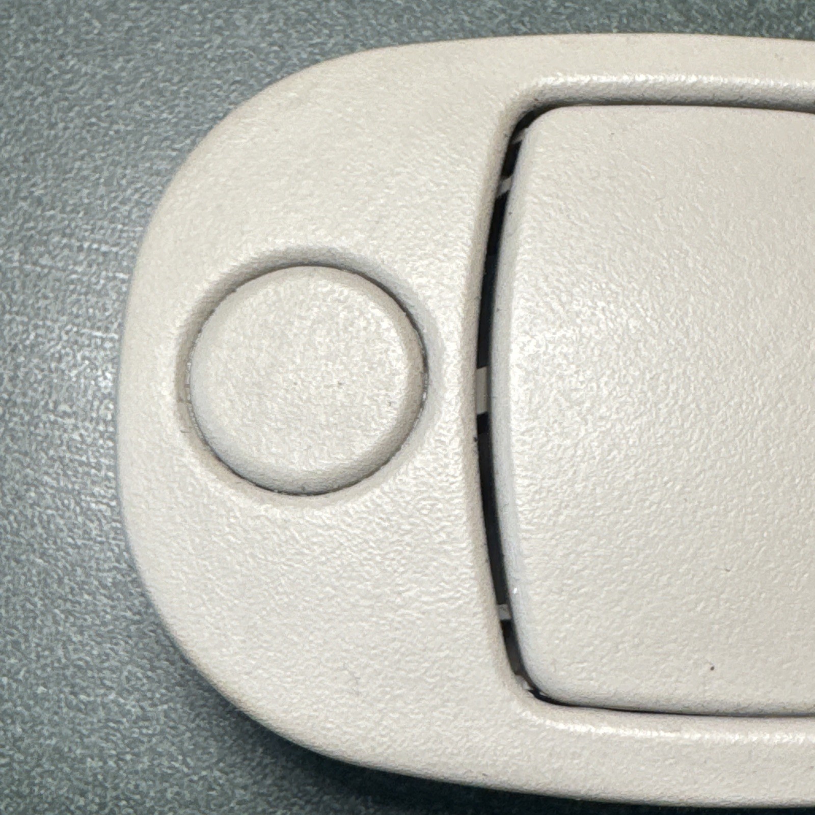 Saturn Vue Glove Box Compartment Handle Latch 2002-2007 Tan