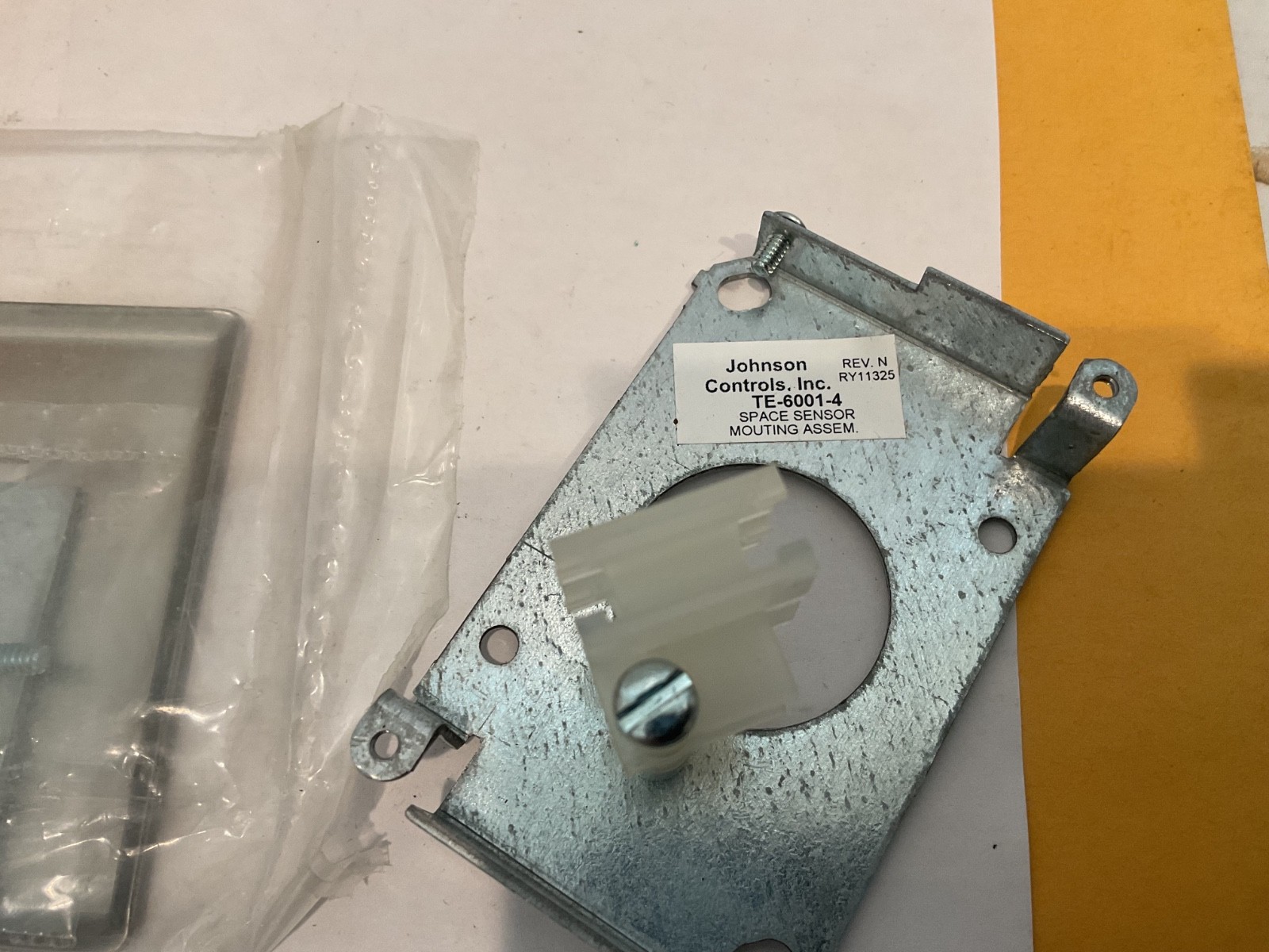 New Johnson Controls TE 6001-4 Mounting Assembly