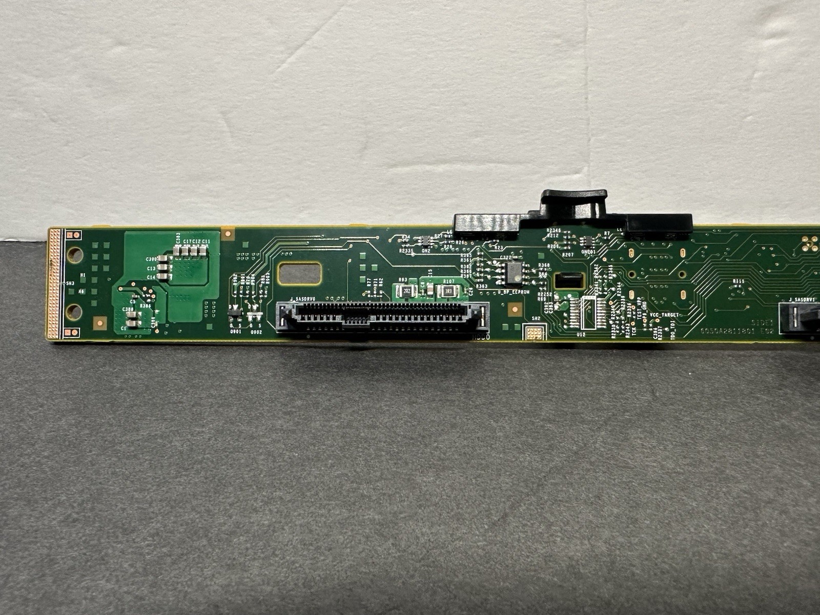 DELL HARD DRIVE BACKPLANE For Server Pre Owned 4 in 1