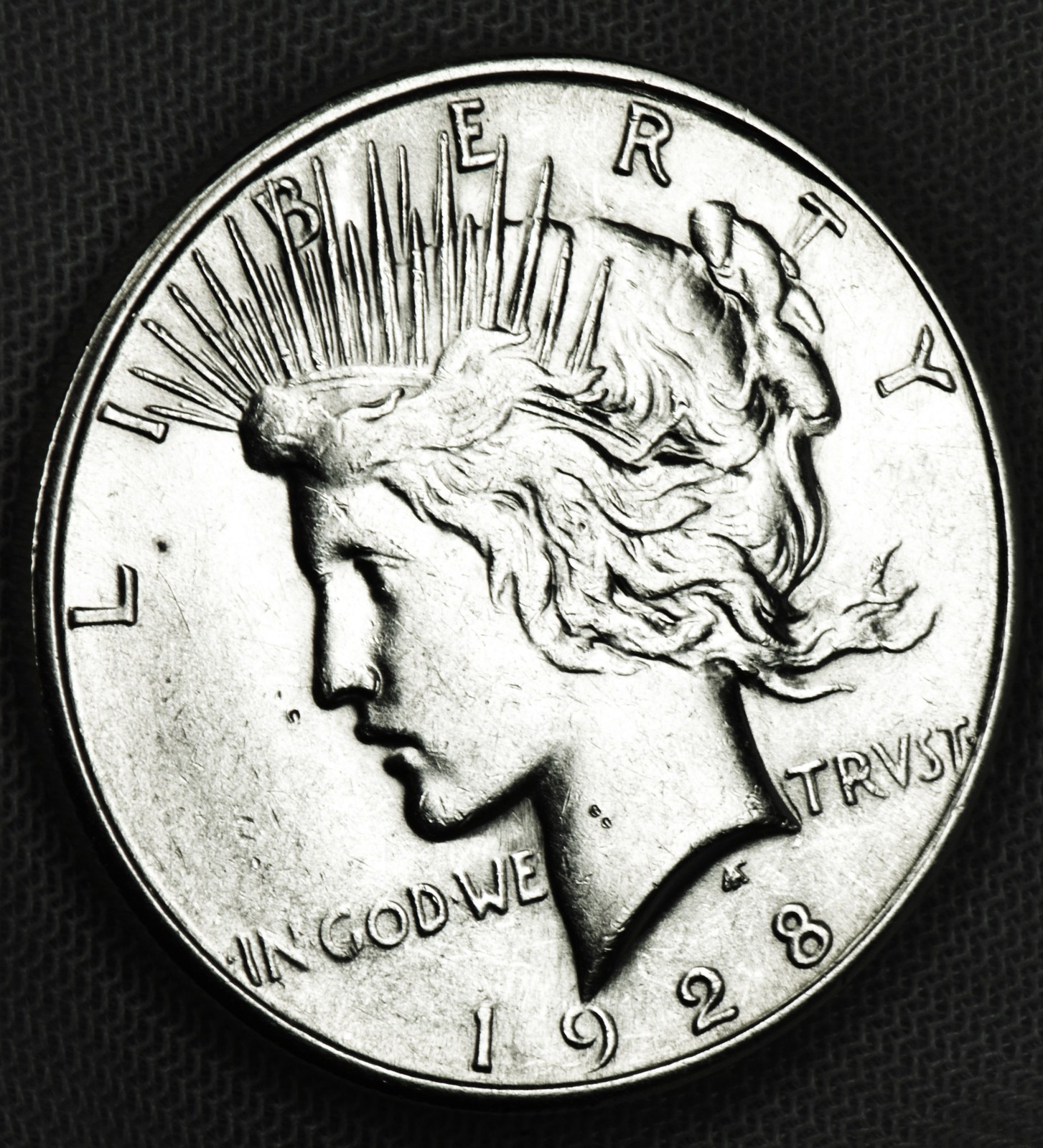 1928-s Peace Dollar. High Grade   (Inventory A)