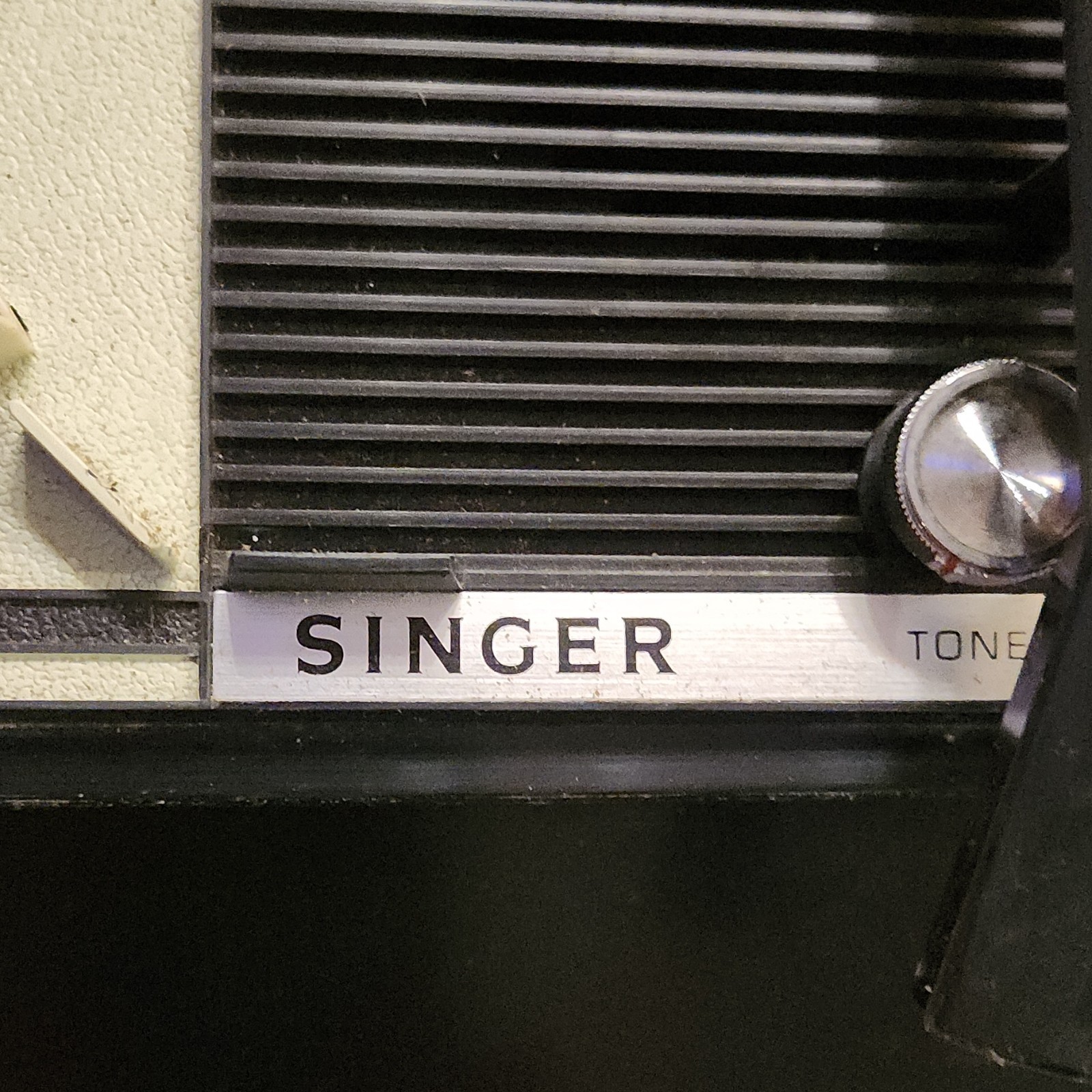 SINGER Vintage Portable Record Player with Tone Control