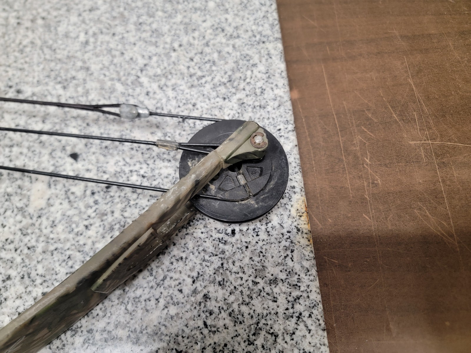 PSE Nova Compound Bow RH Right-Handed 65# Draw Weight