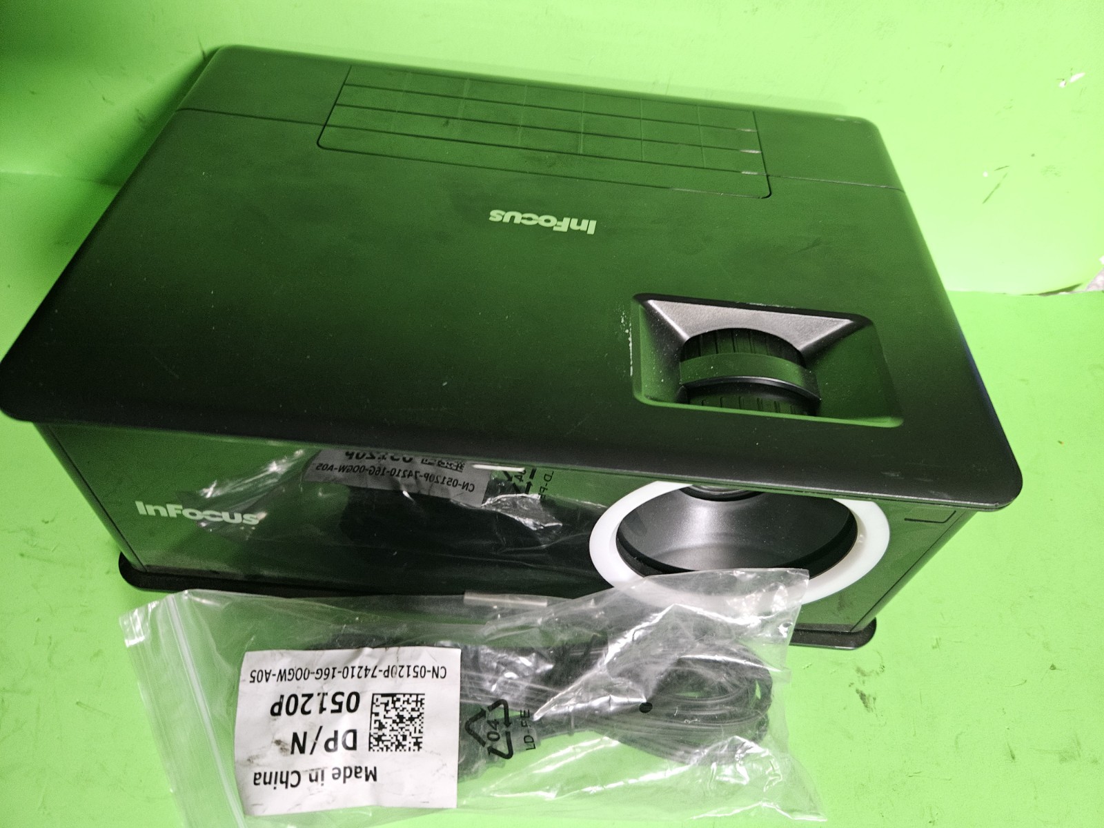 InFocus IN2114 DLP Desktop Projector 3,000 Lumens VGA | 184 used hours