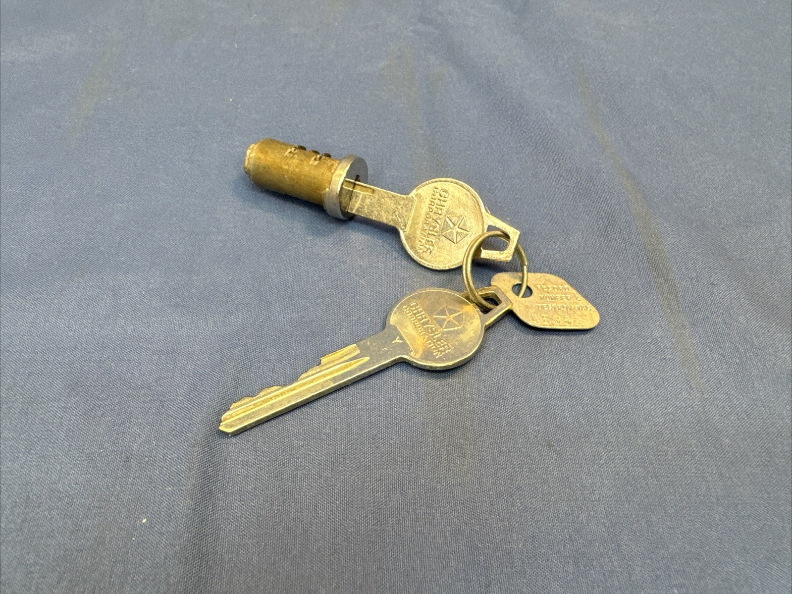NOS Mopar 1966 1967 Barracuda Dart Valiant Glove Box Lock Cylinder with 2 Keys