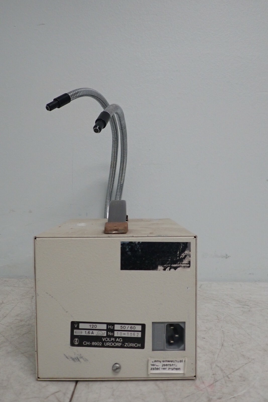 Volpi Intralux 100 HL CH-8902 Fiber Optic Light Source