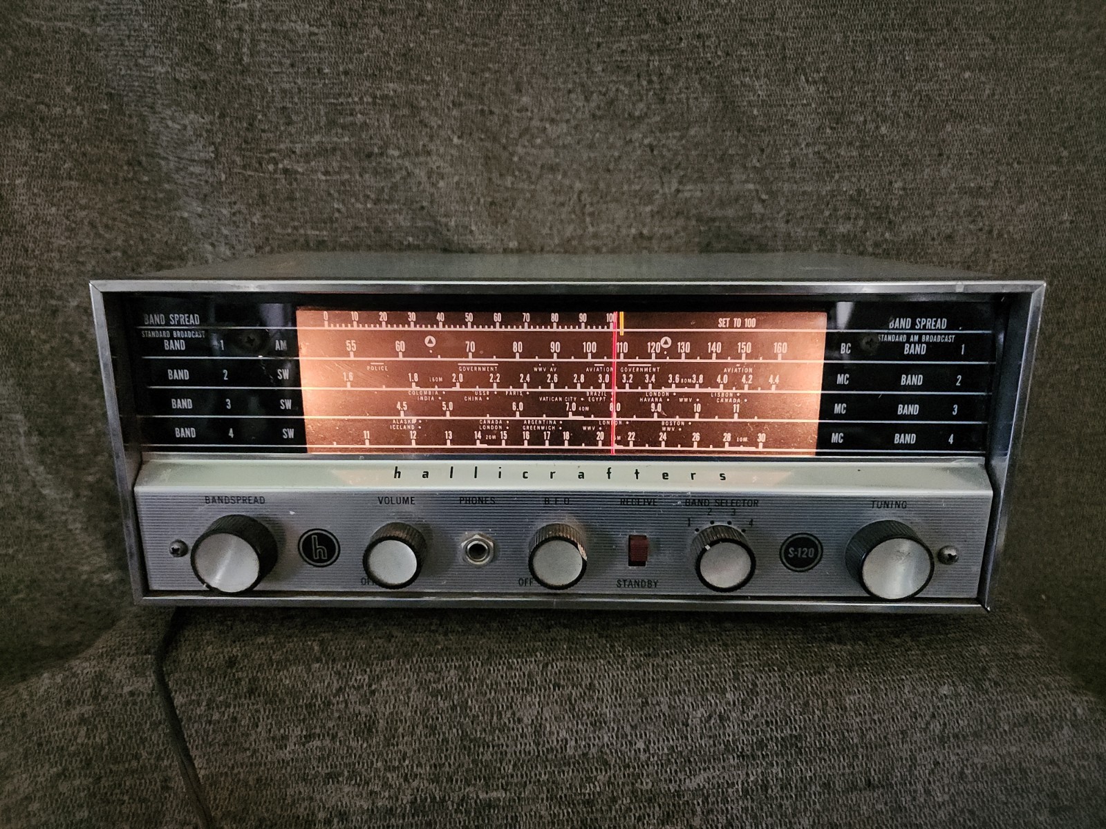 Vintage Hallicrafters S-120 Radio Short Wave Ham Receiver Tuner -turned On!