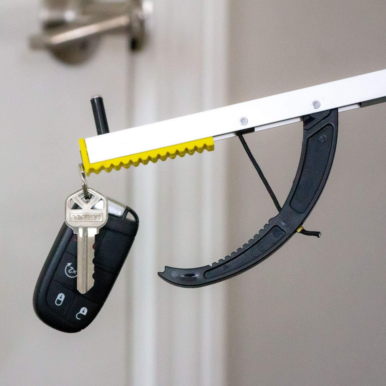 Magnetic Pick Up Hand Stick Trash Hook Arm Tool 32" Object Grabber Reacher Grip
