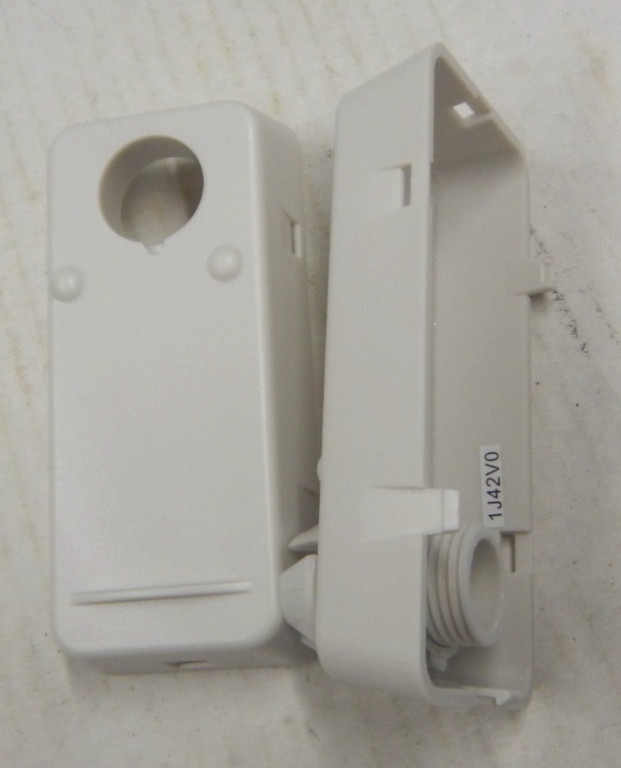 (10) LEVITON OSFLO-W SHORT OFFSET ADAPTER FOR HIGH BAY OCCUPANCY SENSOR FOR OSHX