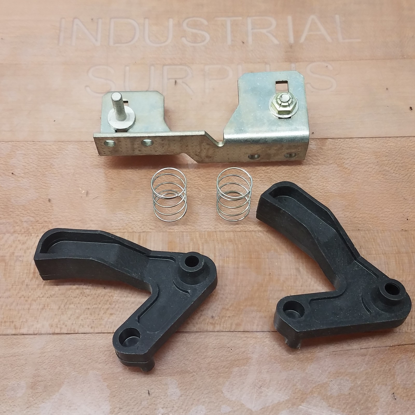 General Electric 309X100B Horizontal Mechanical Interlock Kit - NEW