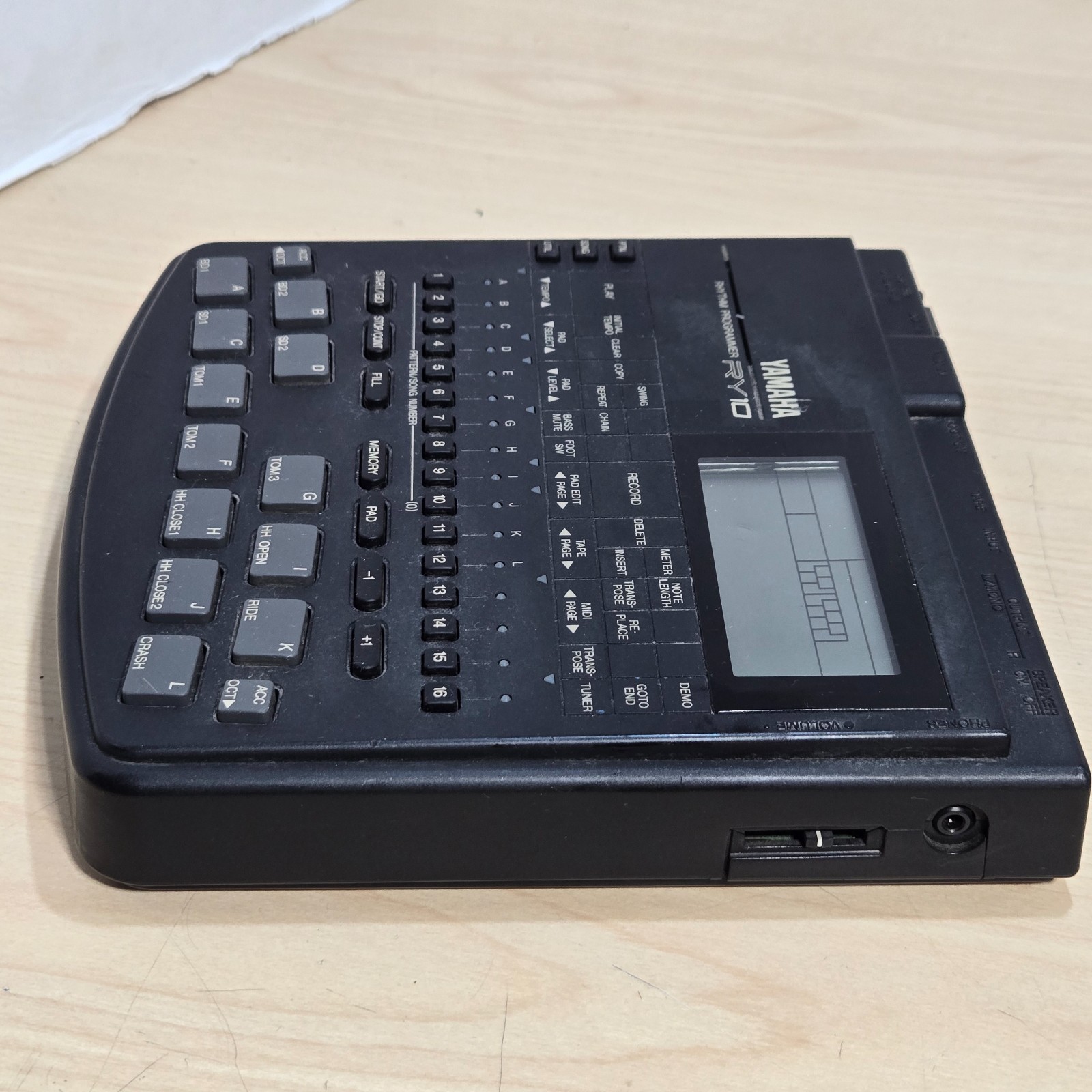 Yamaha RY10 Rhythm Programmer drum machine