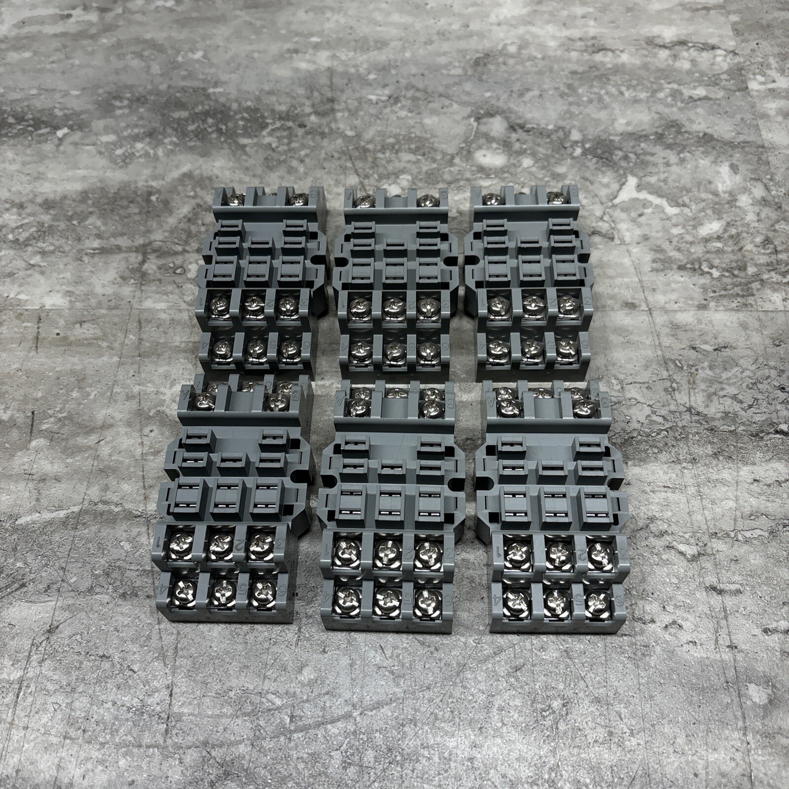 Lot Of 6 IDEC SR3B-05 Relay Base / Socket, 11 Blade, New