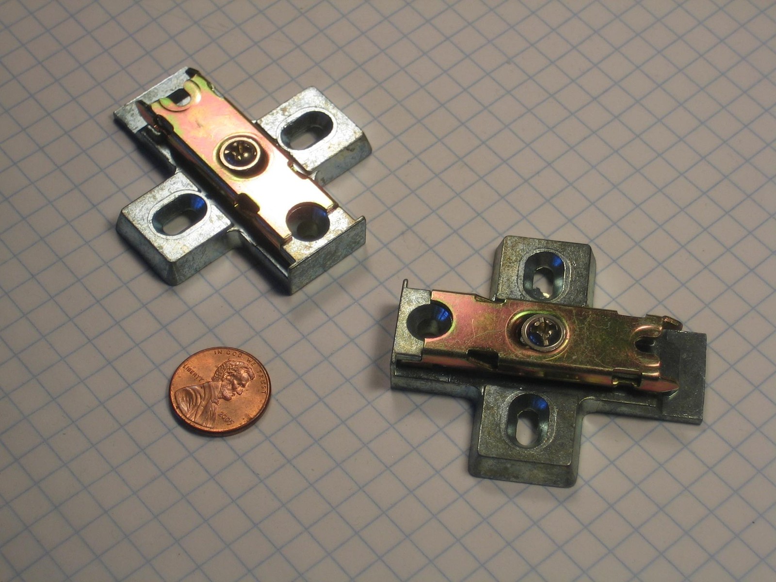 SALICE CAA SERIES MOUNTING PLATE, 4mm THICKNESS, HEIGHT-ADJUSTABLE