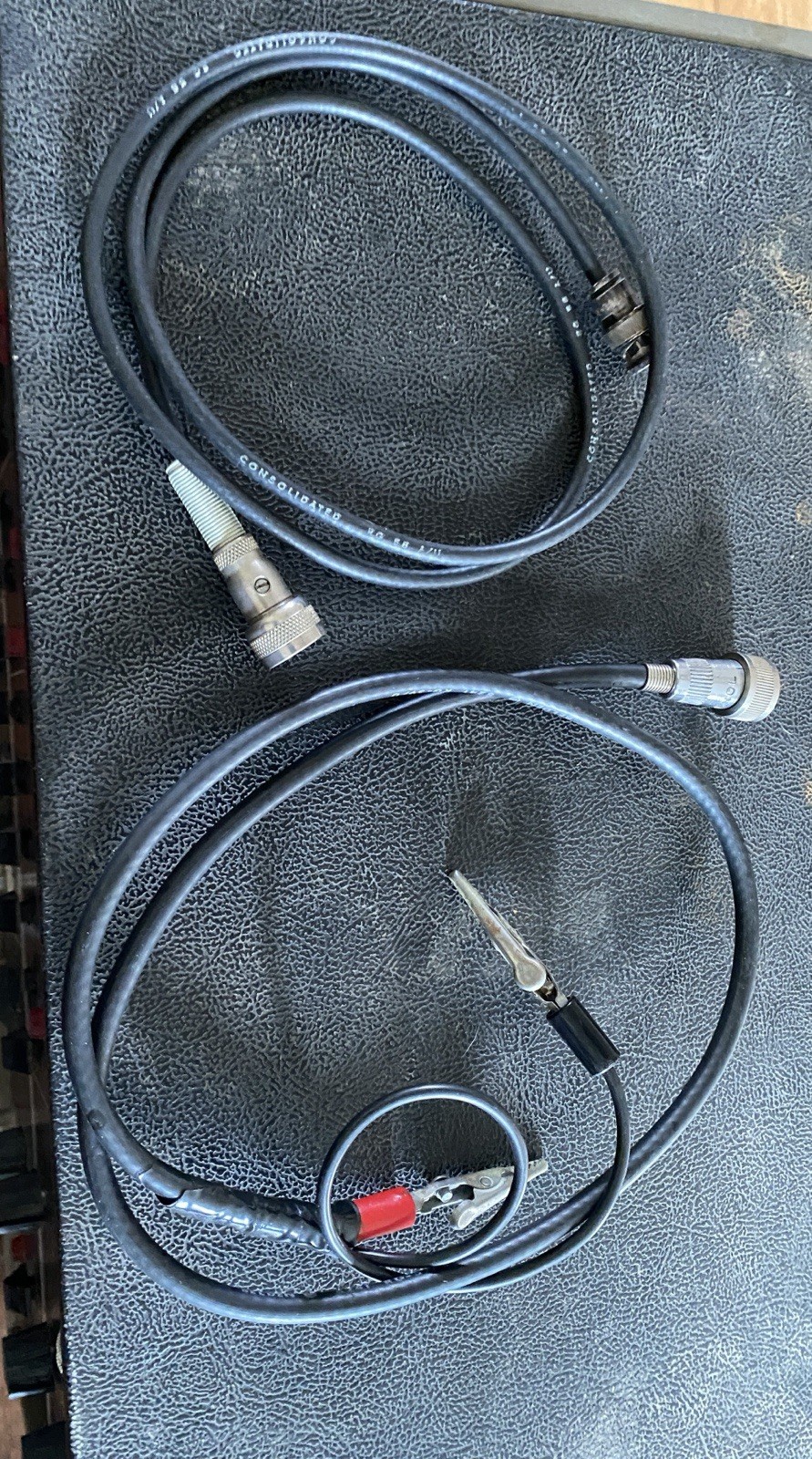 B&K Precision Model 415 Solid State Sweep/Marker Generator With Cords Untested