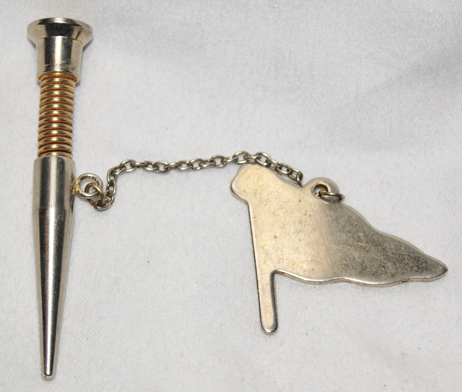 metal spring golf tee 2.5" w/ flag attached