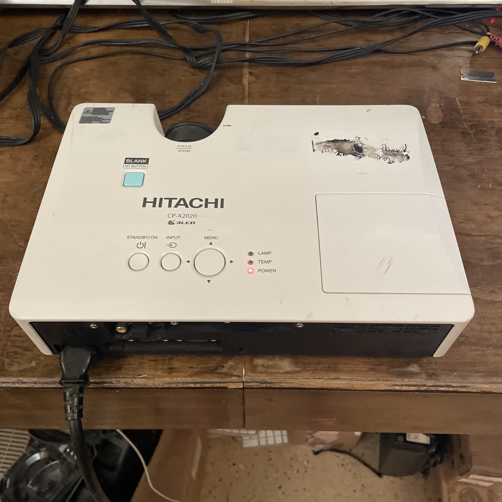 Hitachi Co-x2020 3lcd Projector