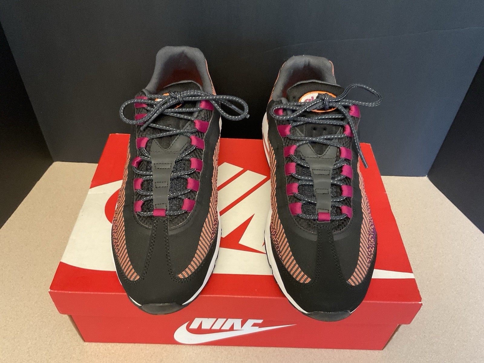 New! Mens Nike Air Max 95 JCRD Athletic Running Shoes. Size 9.5. Awesome Shoes!