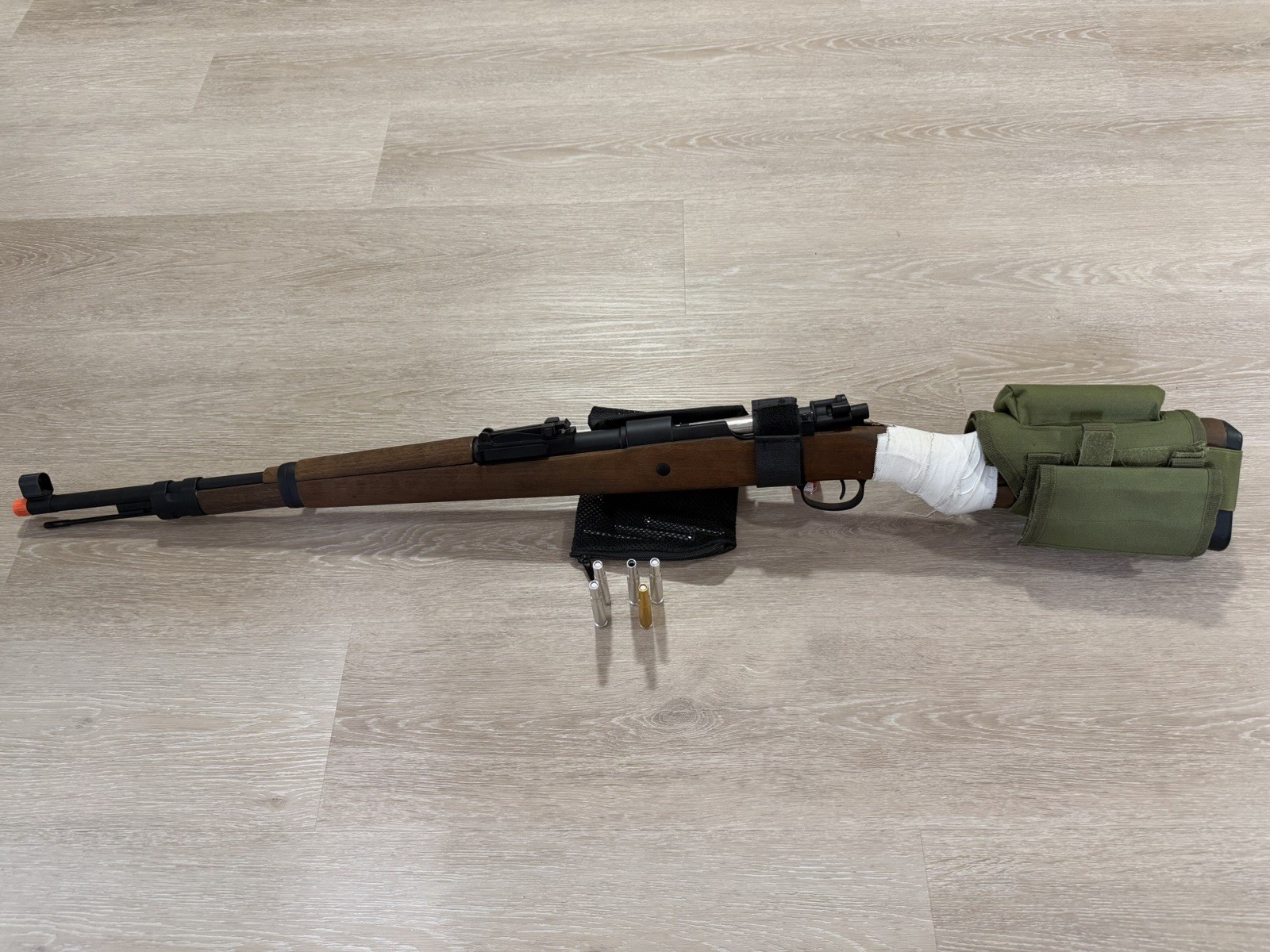 Double Bell Kar98K Gas Shell Ejecting Airsoft Rifle Real Wood 15 Shells