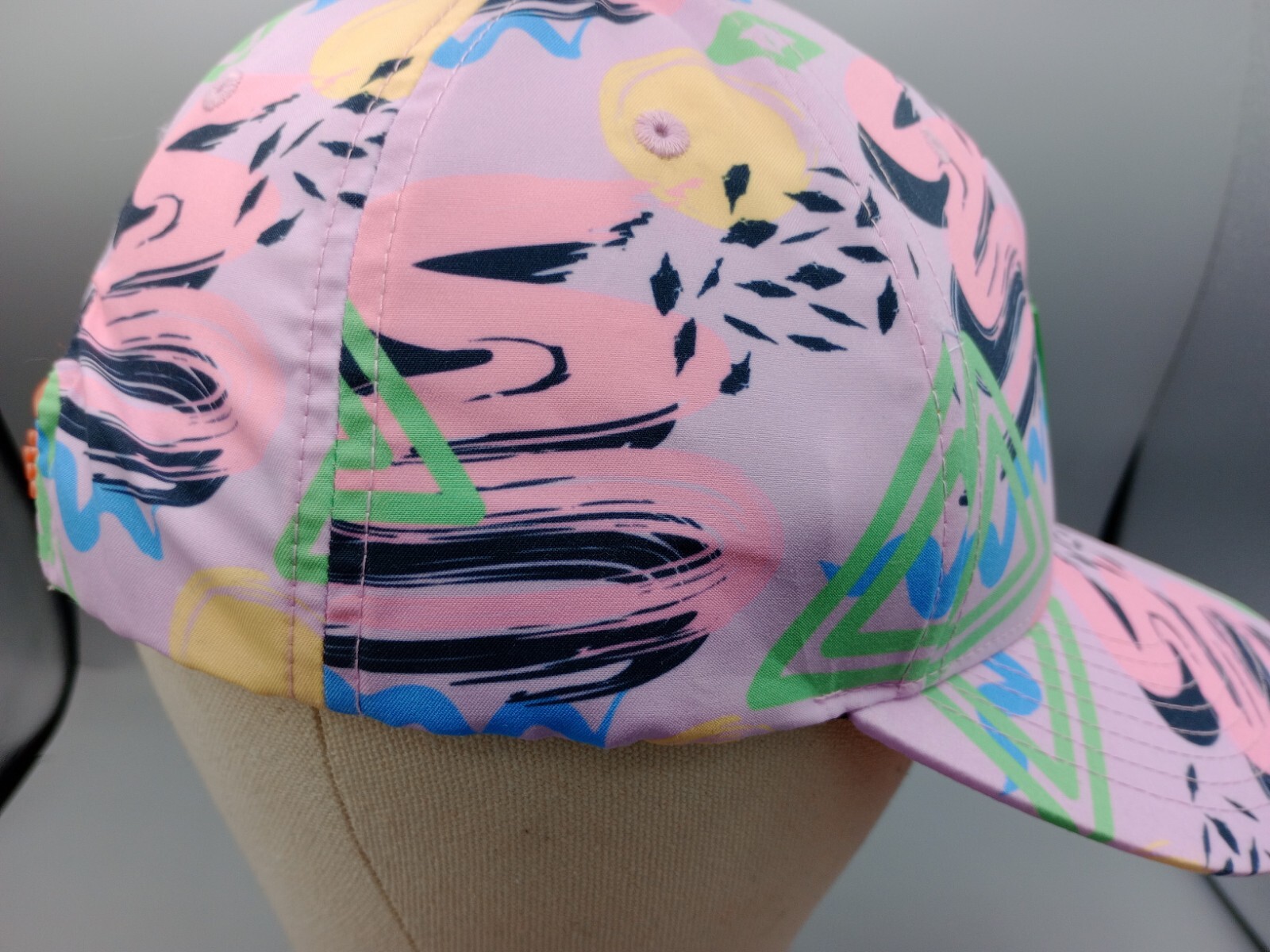 UTHER GOLF HAT CAP - NWT