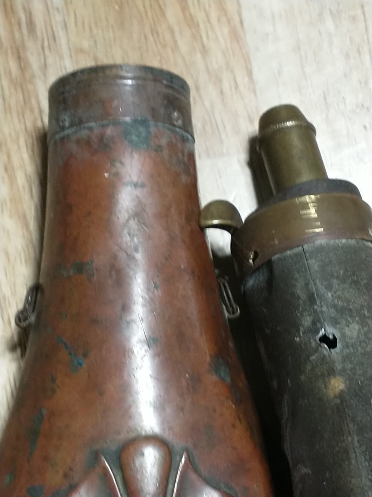2 PCS Vintage Powder Flasks Shell & Acanthus Pattern & Running Deer FOR DISPLAY