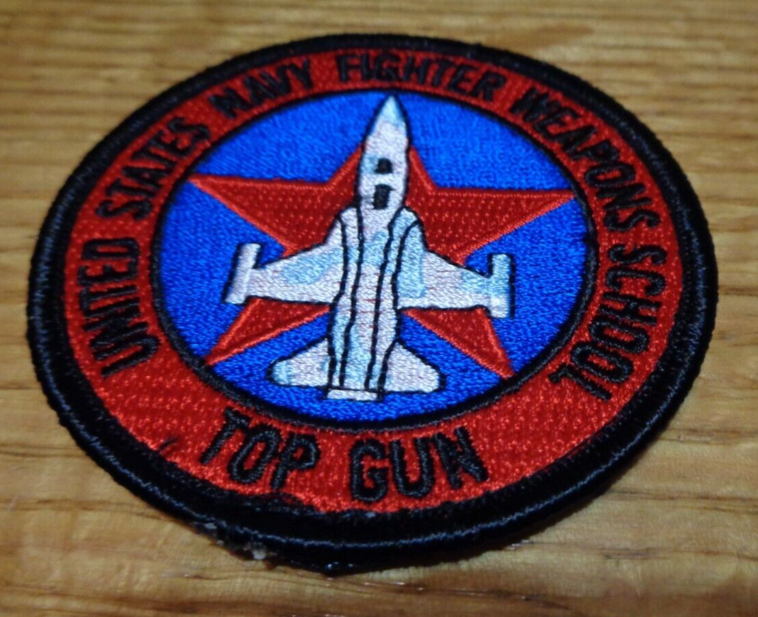 USN NAVY TOPGUN FIGHTER WEAPONS SCHOOL NEW HOOK & LOOP ROUND EMBROIDERED PATCH