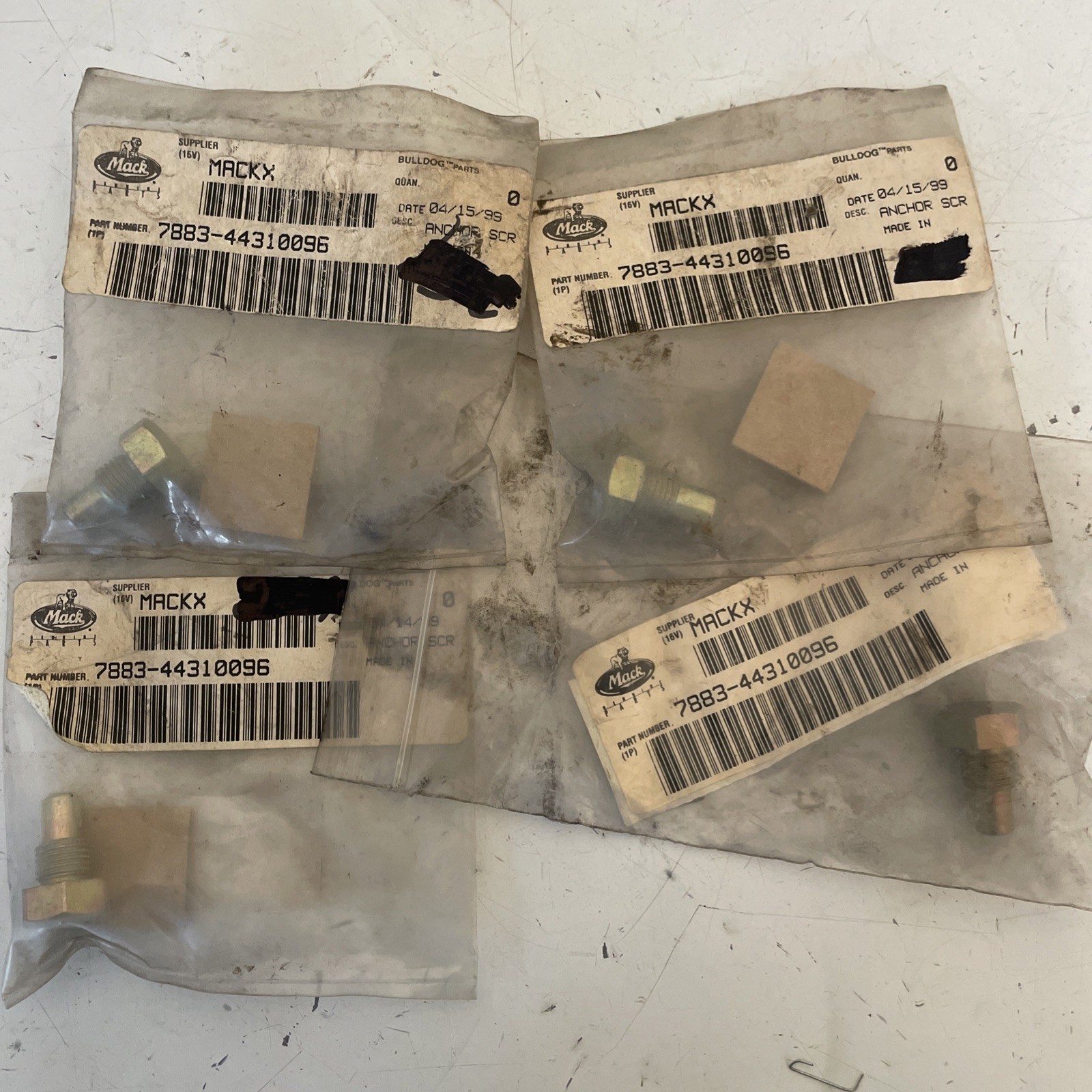 GENUINE MACK 7883-44310096 AIR BRAKE SLACK ANCHOR SCREW SET OF 4 OEM 44310096
