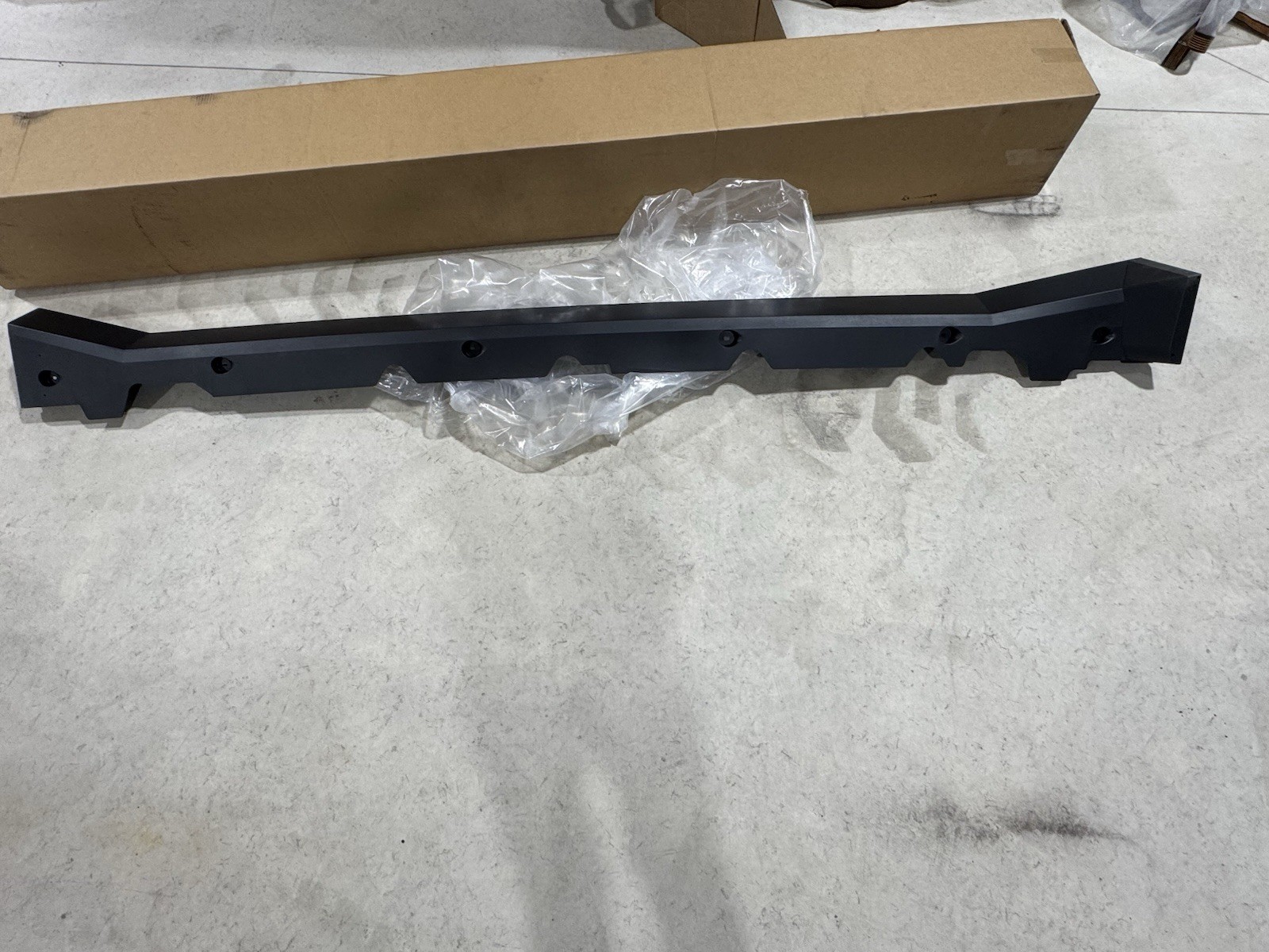 2024-2025 Cybertruck Left Rocker Panel Skirt Trim Molding Cover 1816597-00-C New