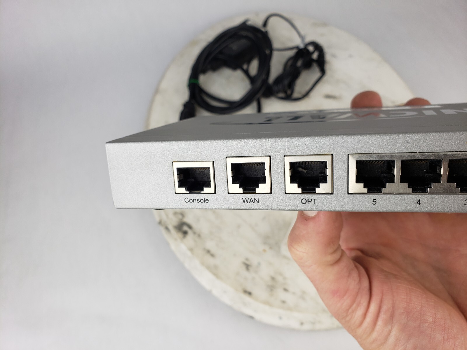 SonicWall TZ-180 Total Secure VPN Firewall Security Router Wireless & 12 Volt
