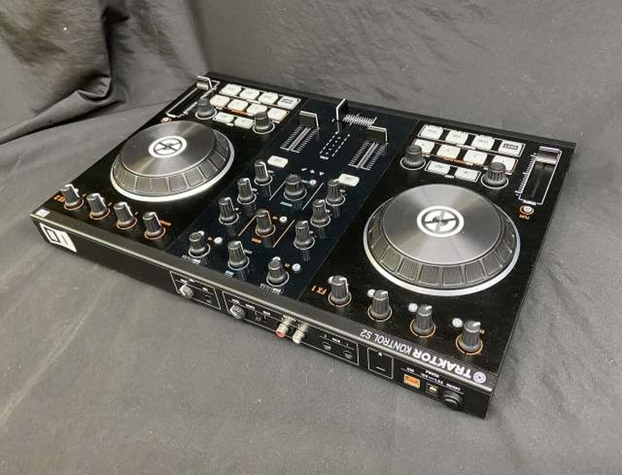 Native Instruments Kontrol S2 DJ Controller Professional Features New